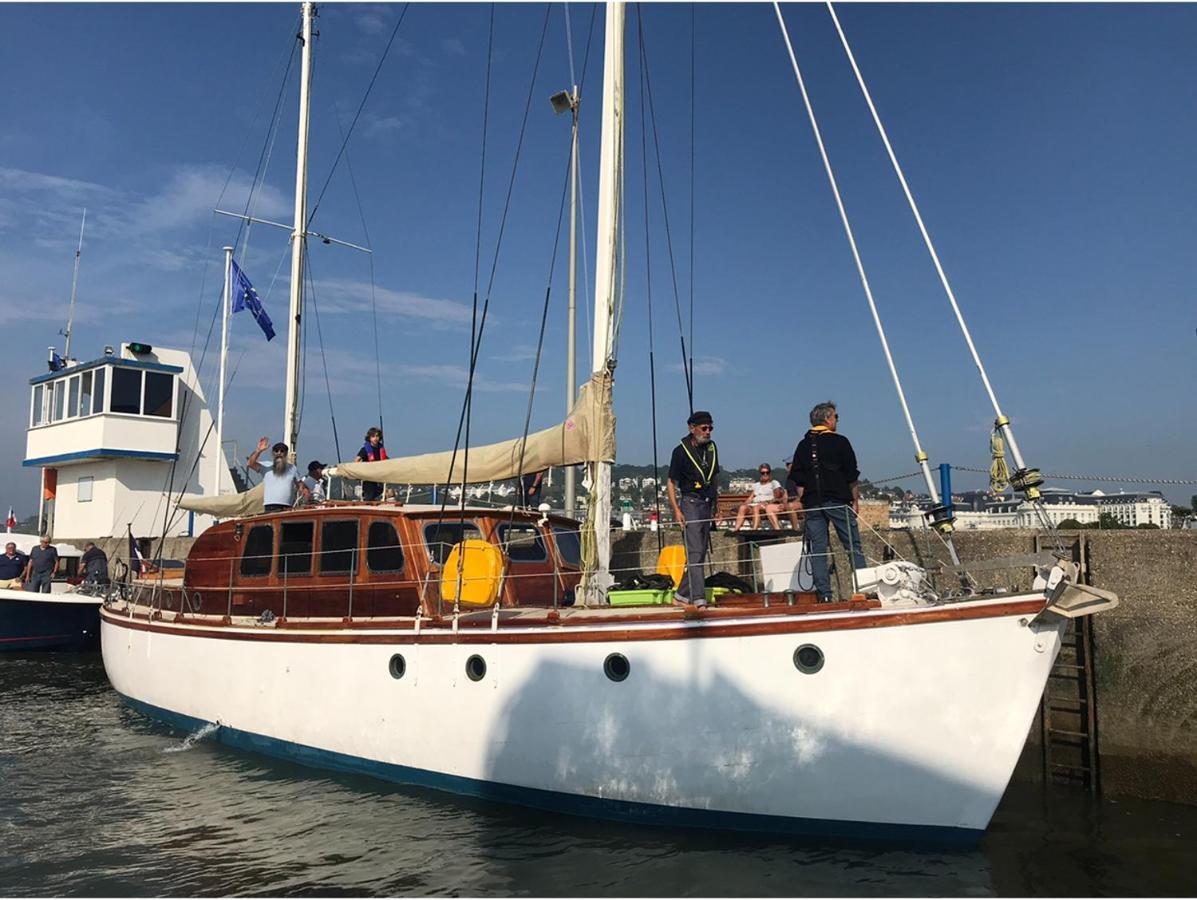 Port Deauville Yacht Vintage Екстер'єр фото