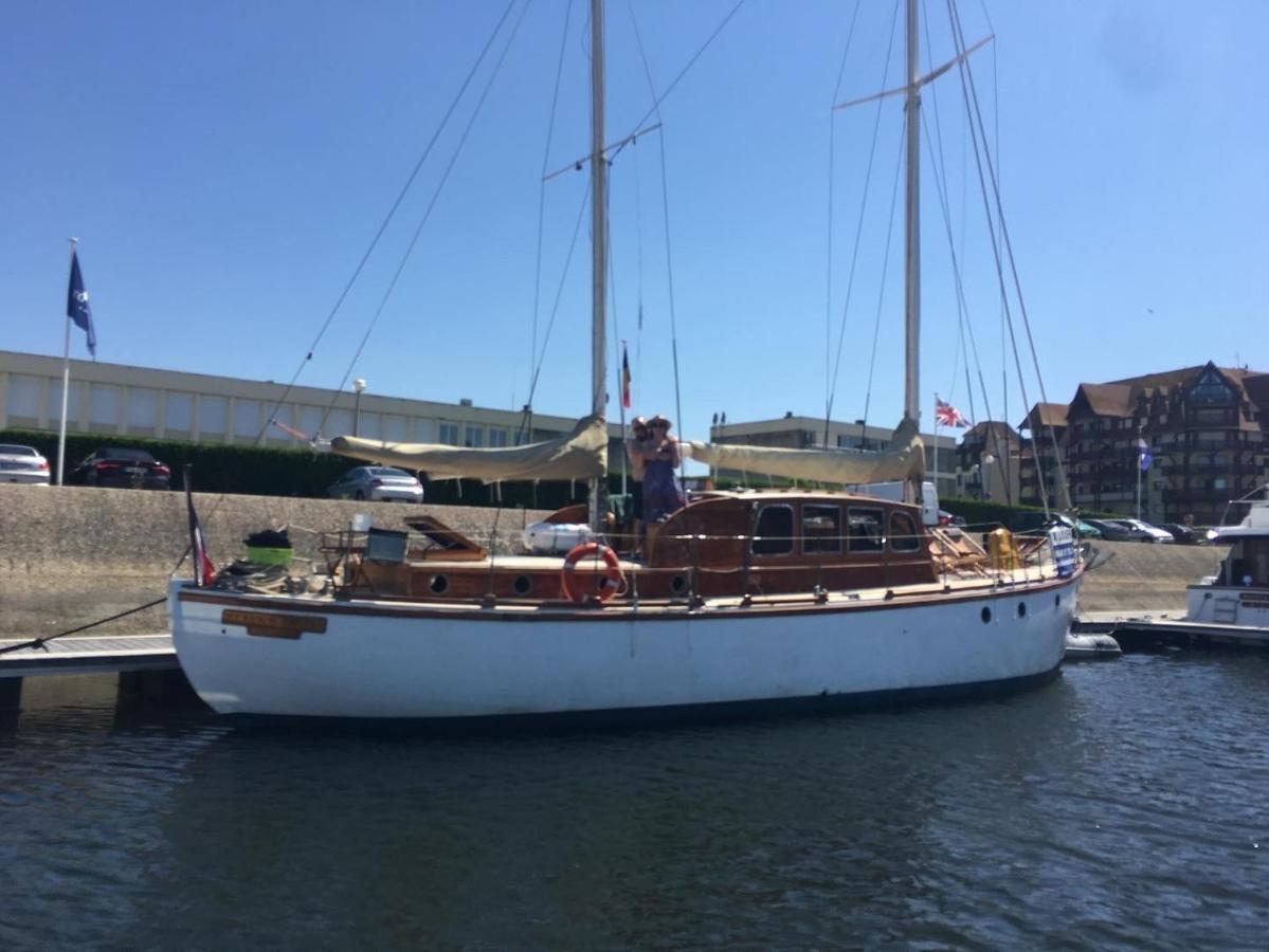 Port Deauville Yacht Vintage Екстер'єр фото