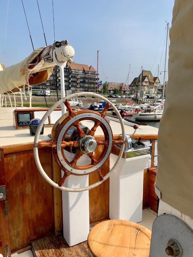 Port Deauville Yacht Vintage Екстер'єр фото