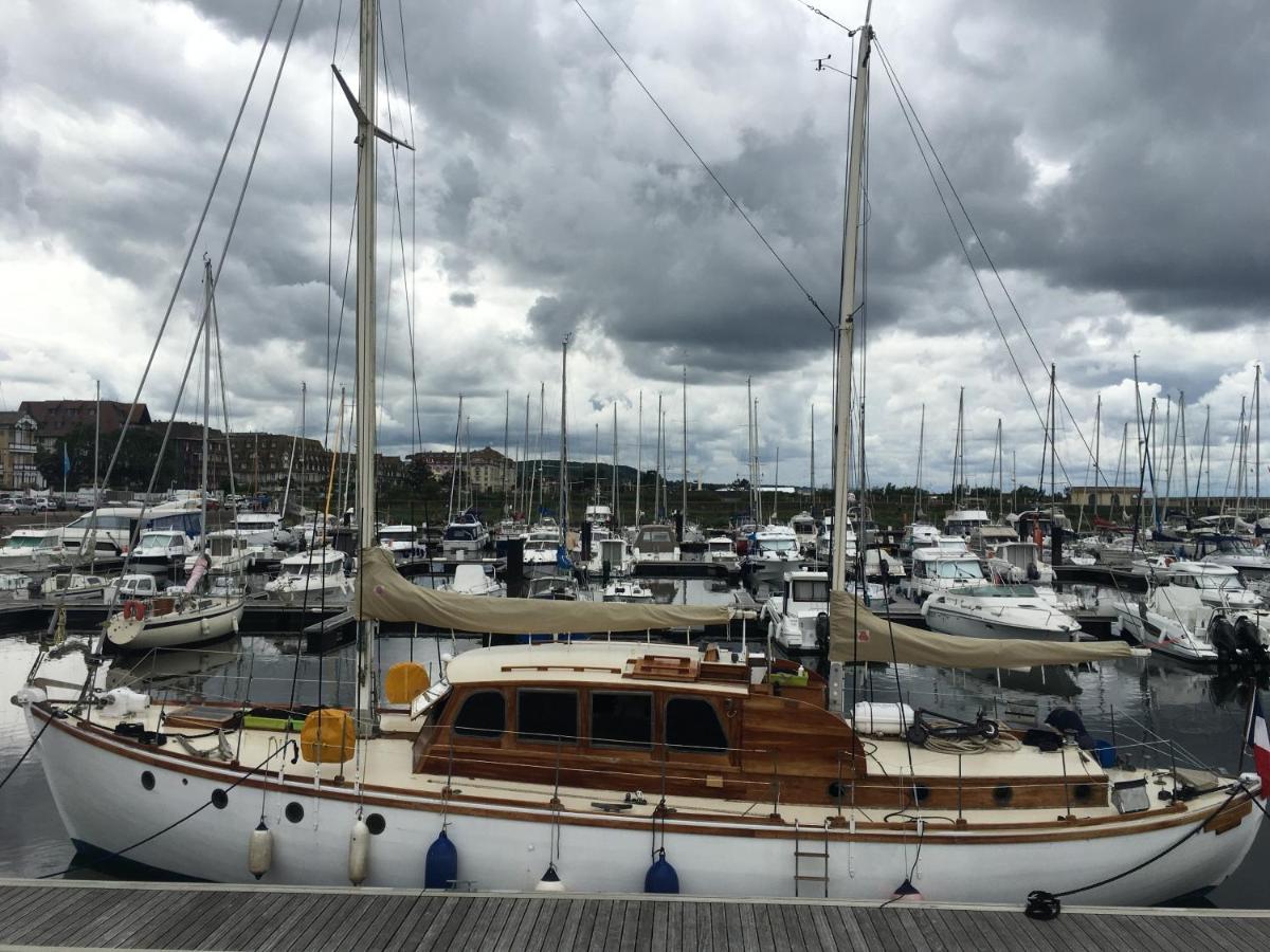 Port Deauville Yacht Vintage Екстер'єр фото