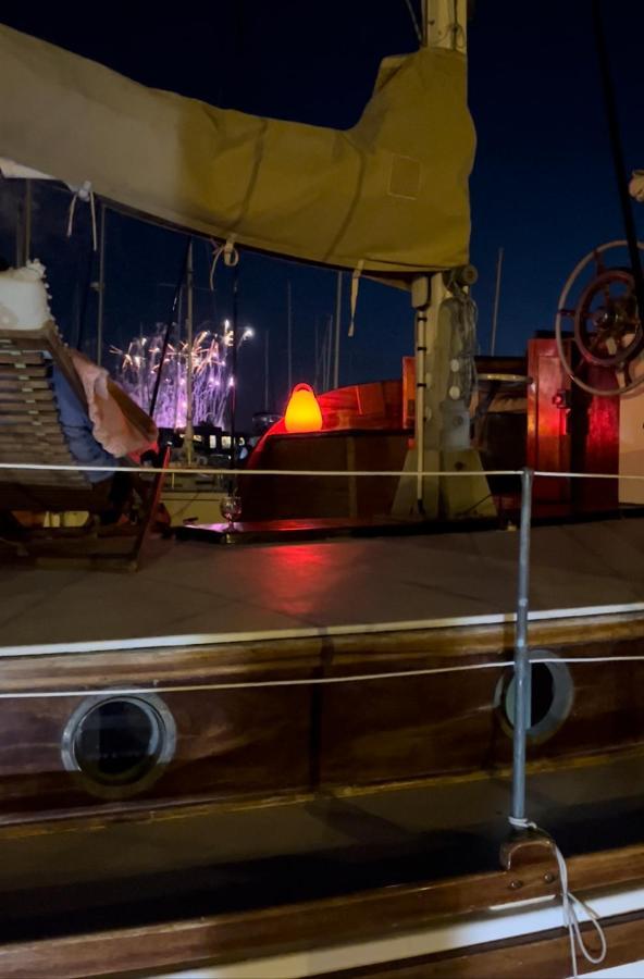 Port Deauville Yacht Vintage Екстер'єр фото